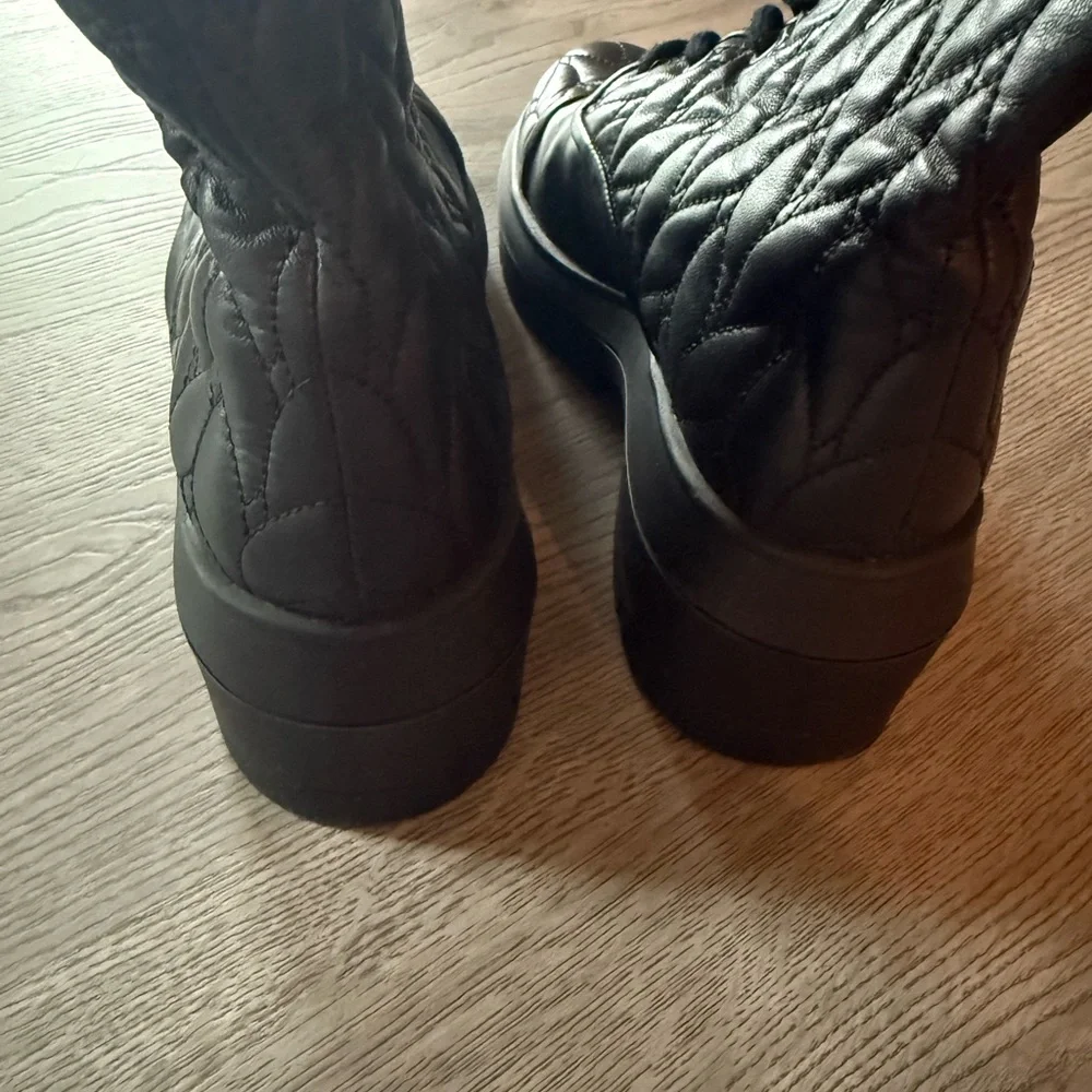 Stuart Weitzman Nisha Quilted Bootie - Picture 3 of 8